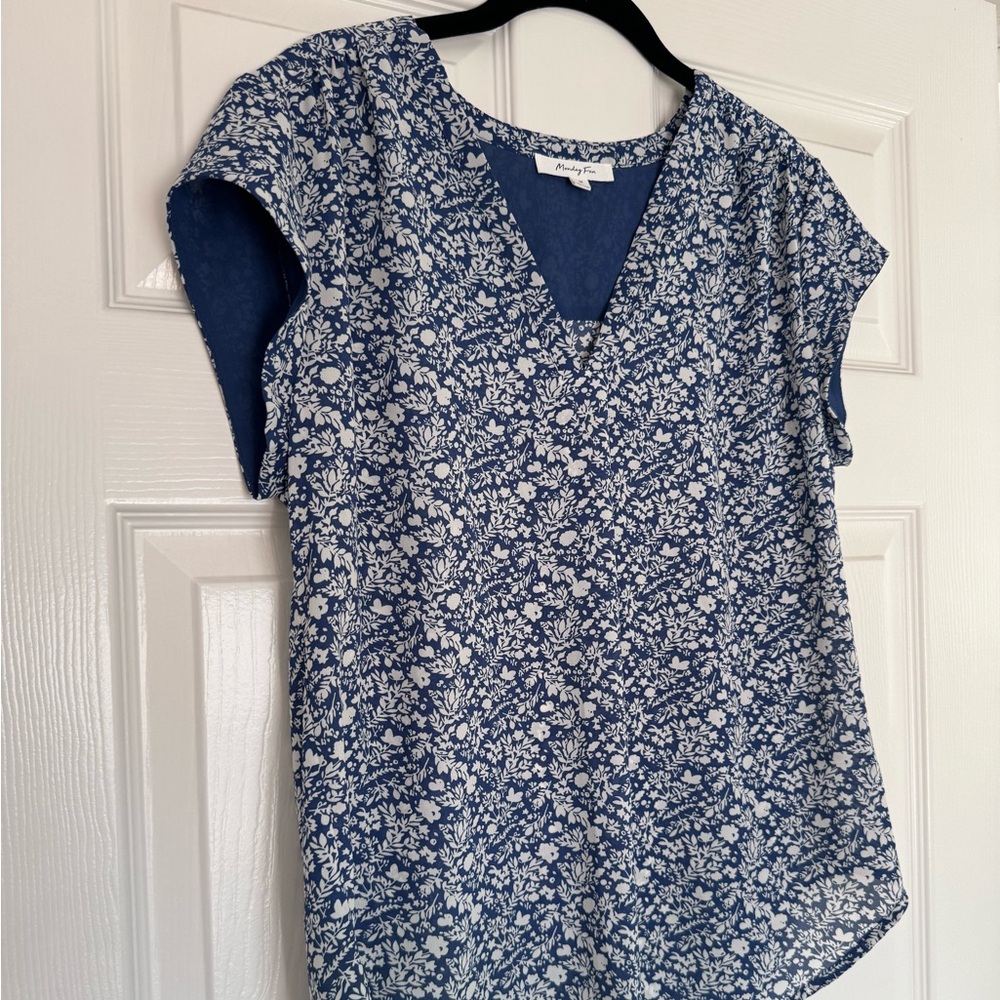Patterned Blouse - Picture 7 of 10